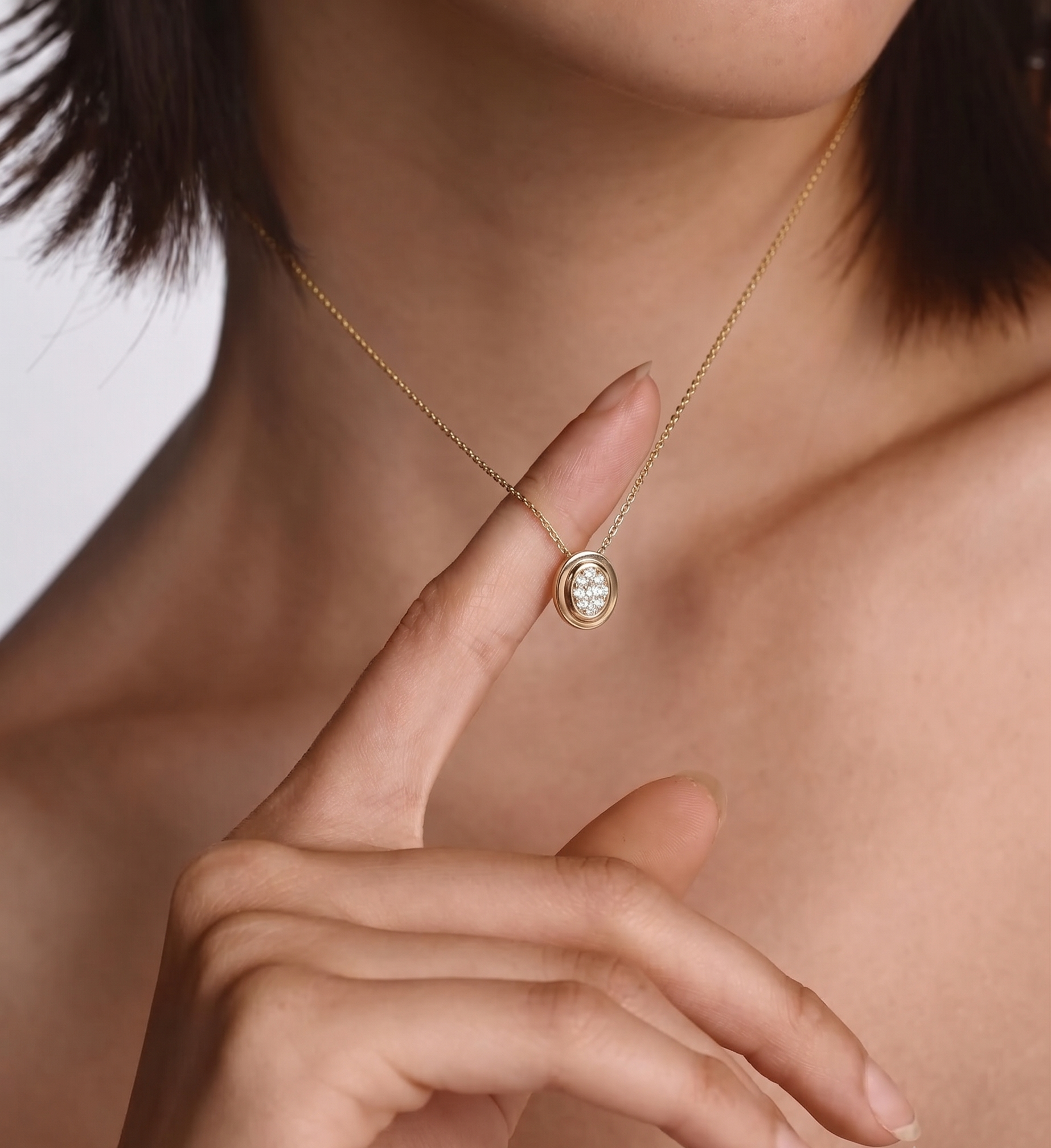 OVAL DIAMOND CLUSTER NECKLACE