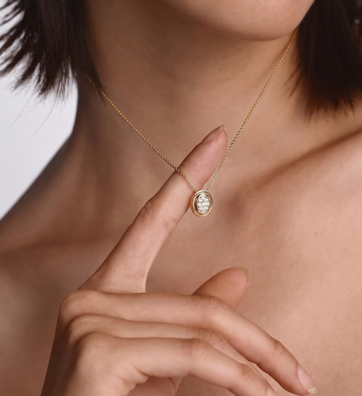 OVAL DIAMOND CLUSTER NECKLACE