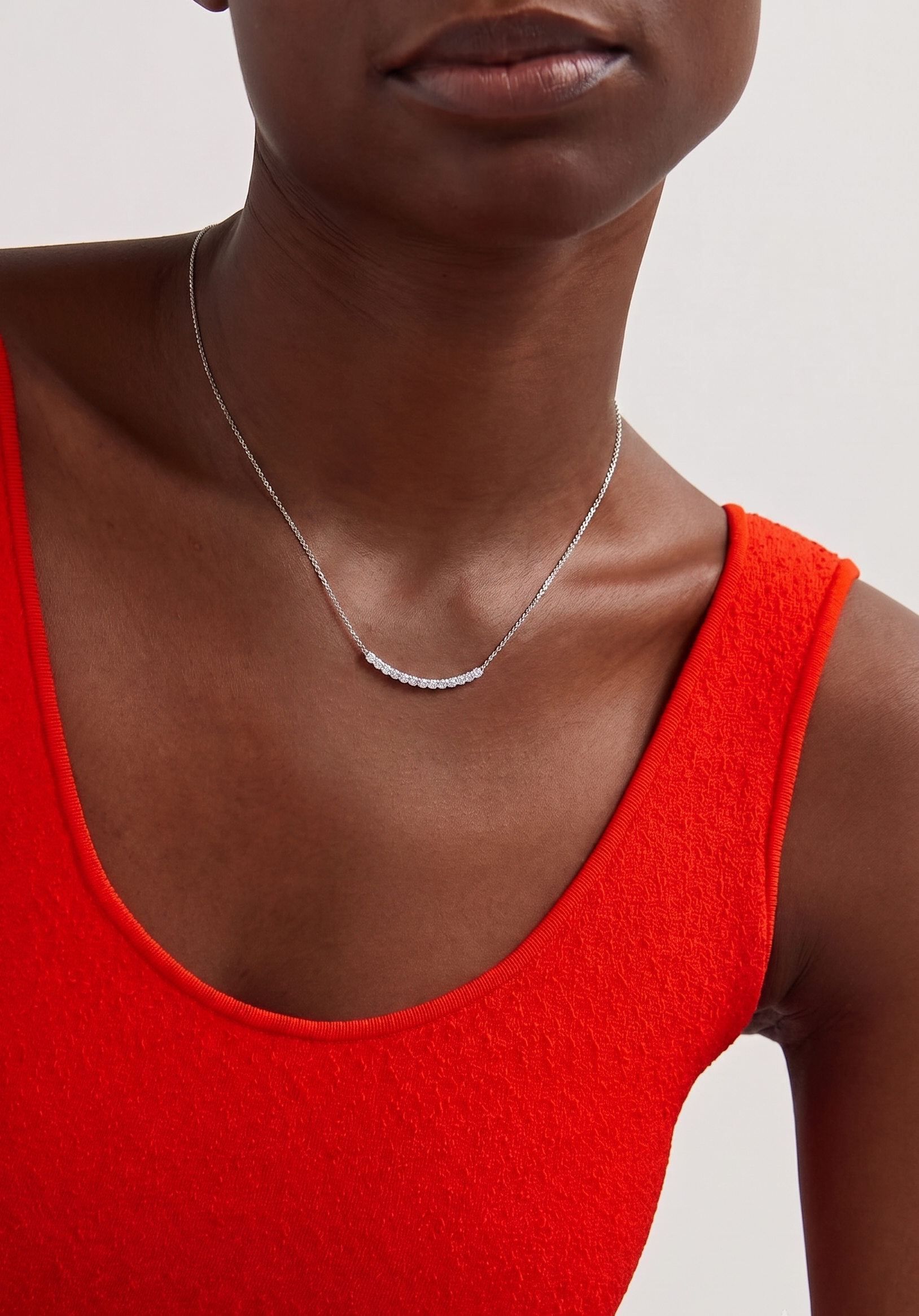 DIAMOND CURVED BAR NECKLACE
