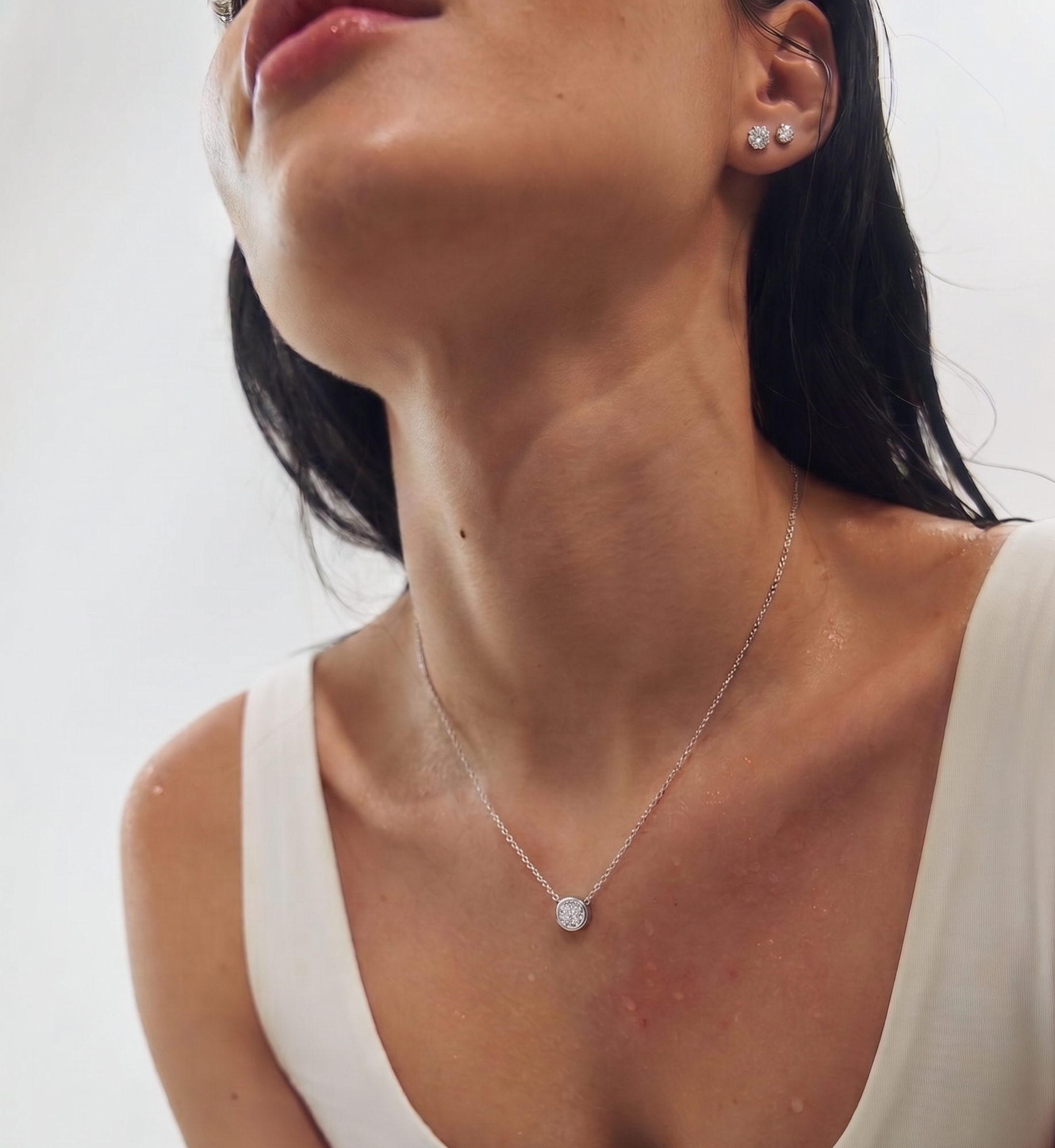 DIAMOND CIRCLE PENDANT NECKLACE