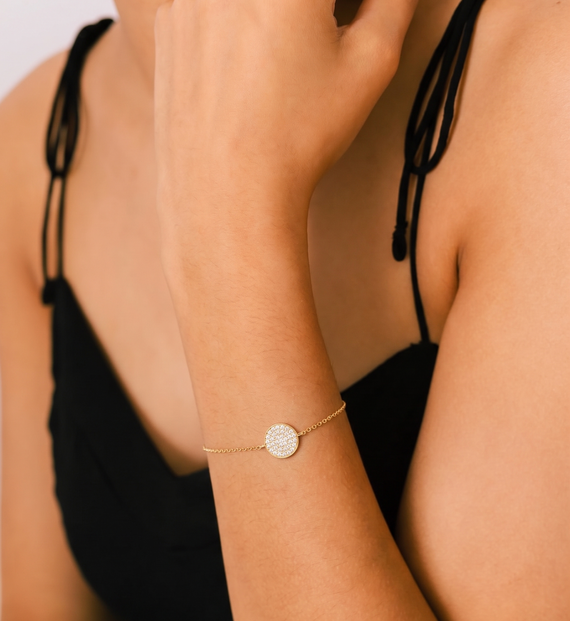 DIAMOND CIRCLE CENTER STATION BRACELET