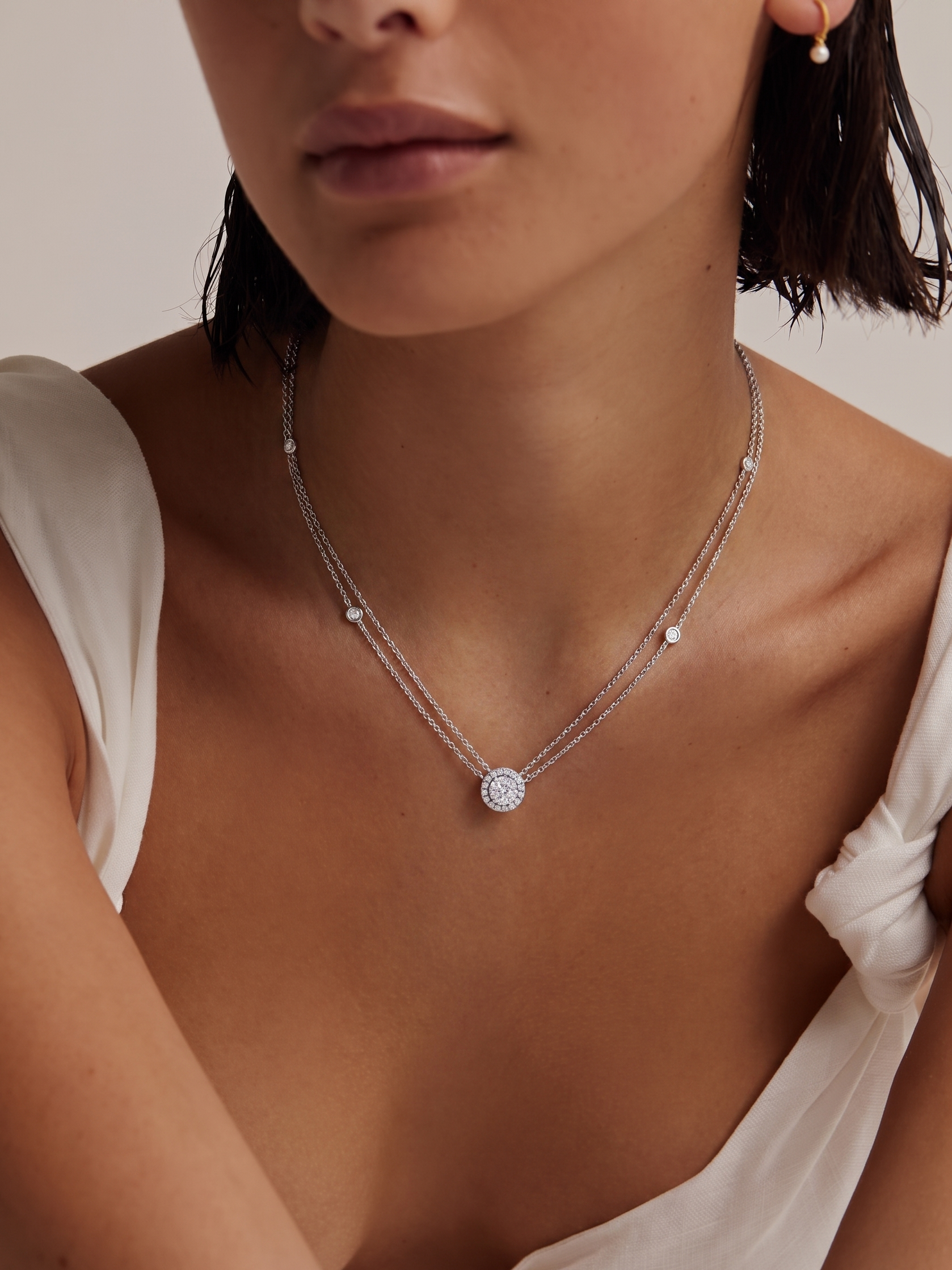 DOUBLE CHAIN ROUND DIAMOND PENDANT NECKLACE