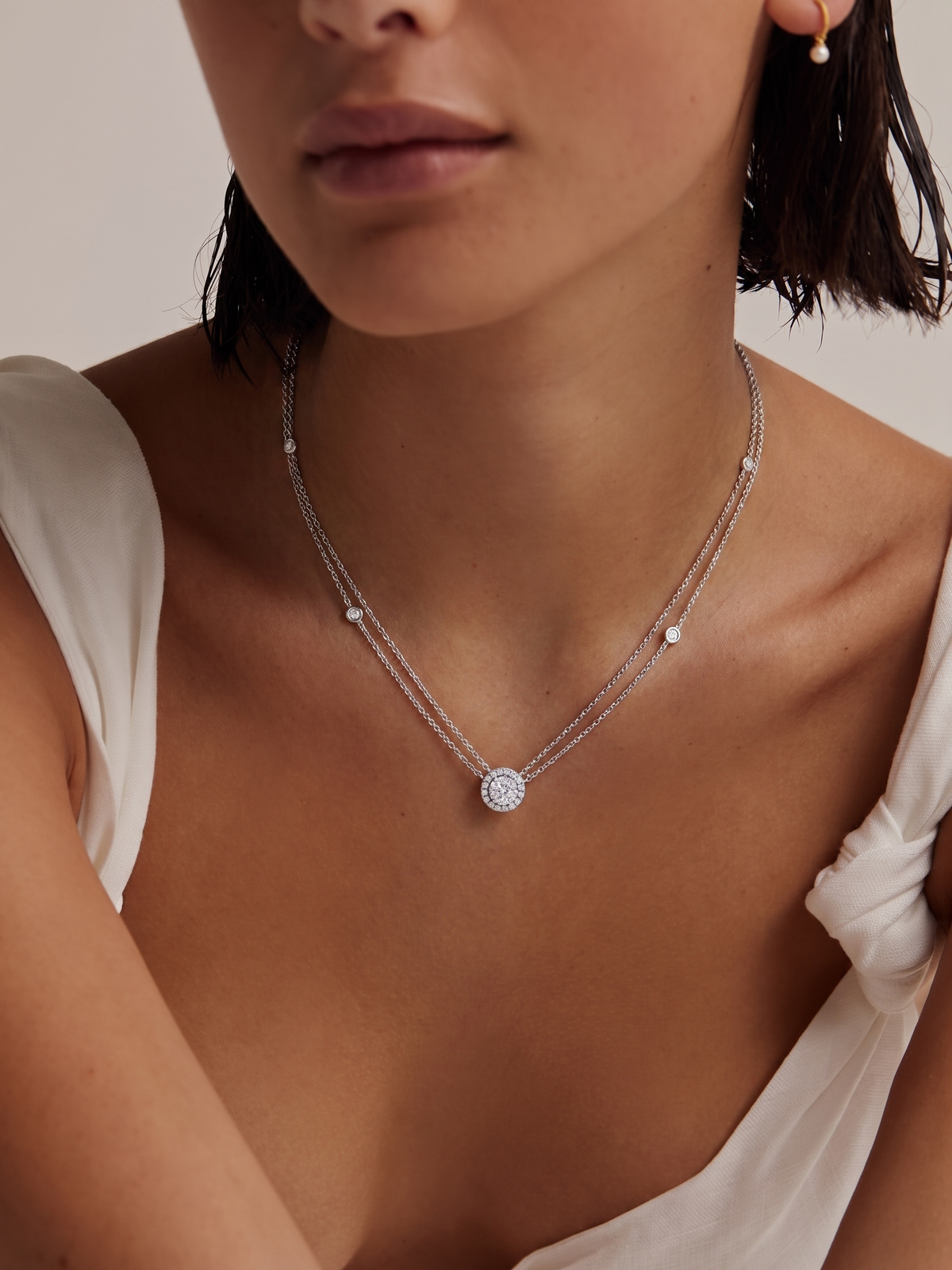 DOUBLE CHAIN ROUND DIAMOND PENDANT NECKLACE