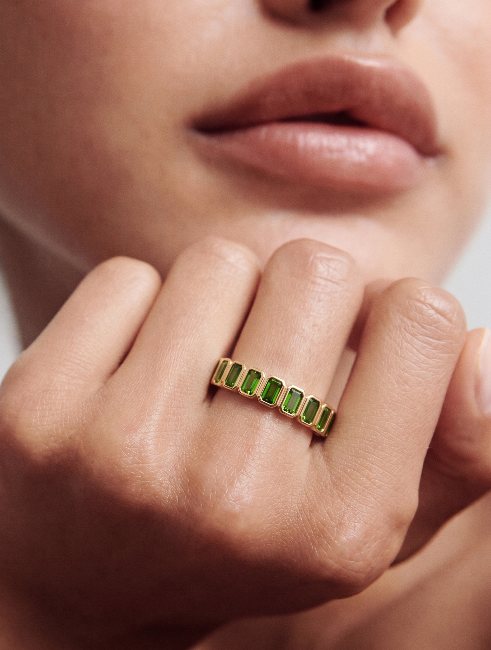 DIOPSIDE BEZEL SET RING