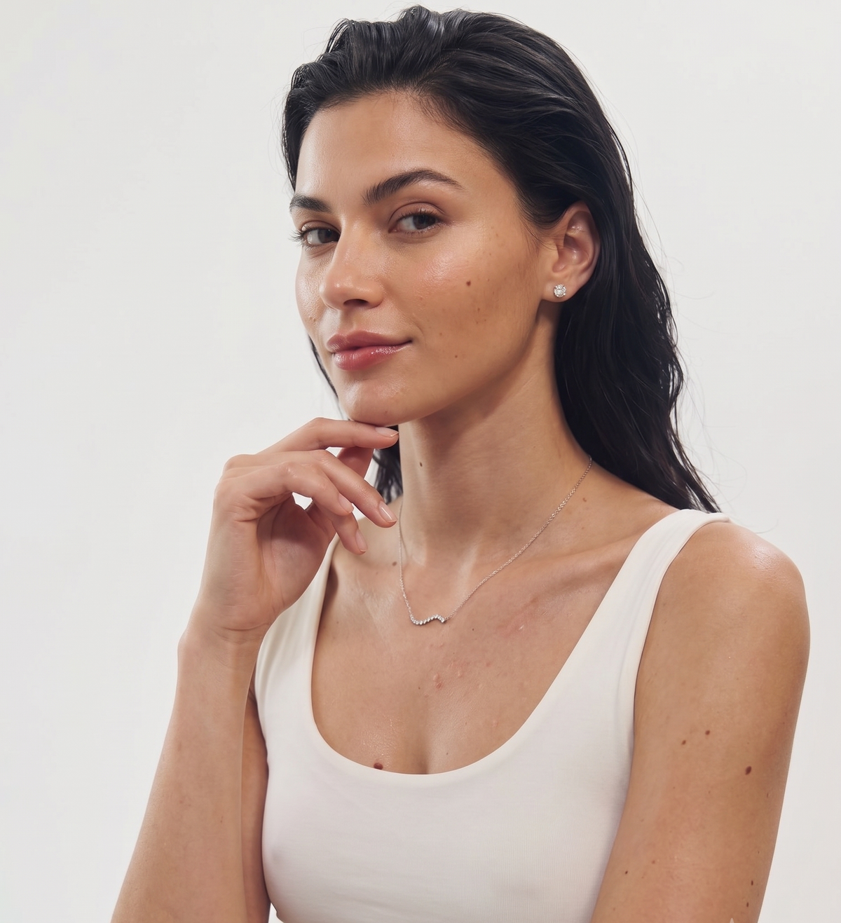 WAVY DIAMOND PENDANT NECKLACE