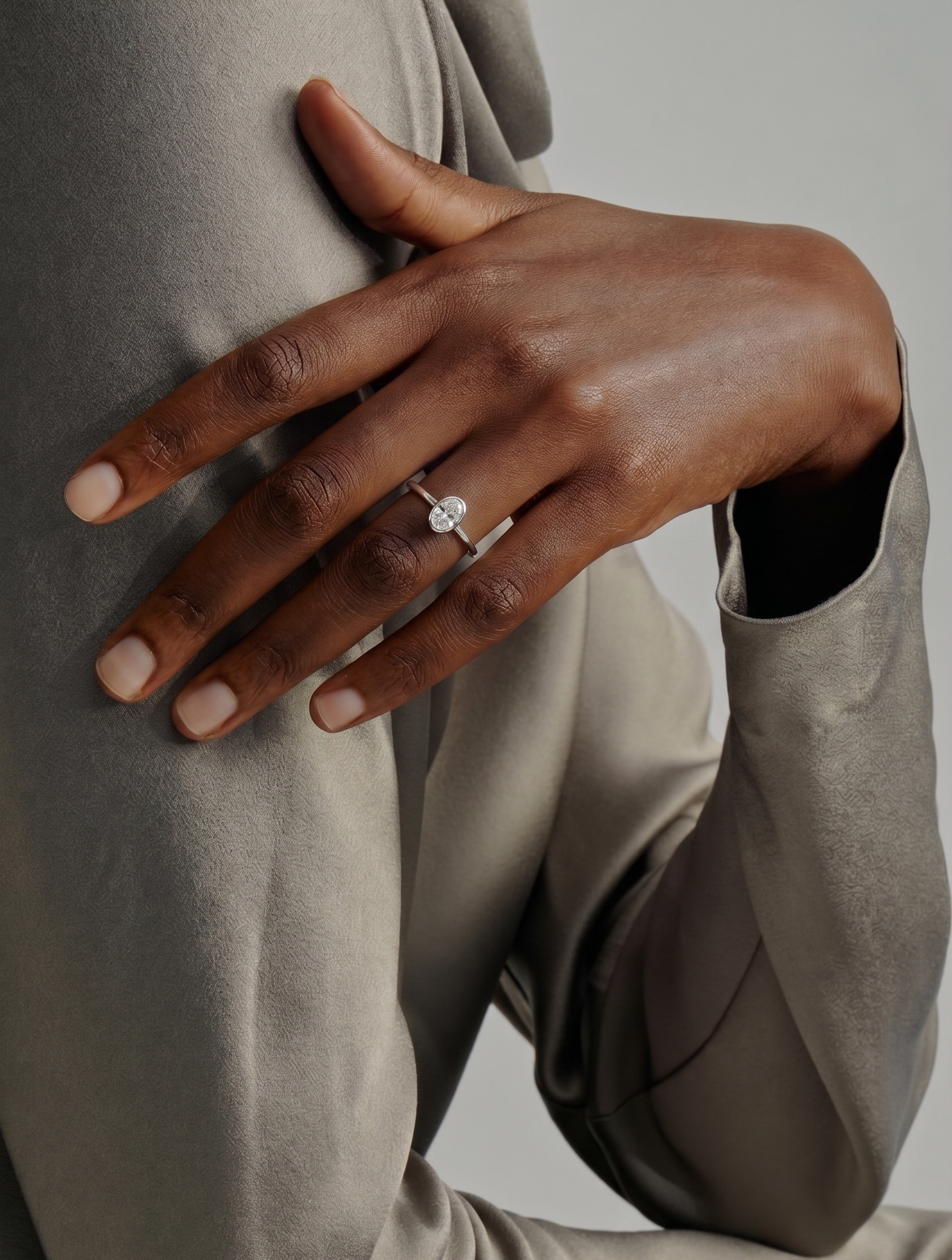 OVAL STONE RING