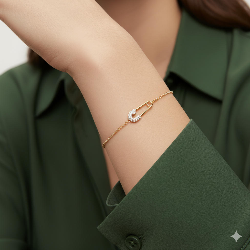 DIAMOND SAFETY PIN BRACELET