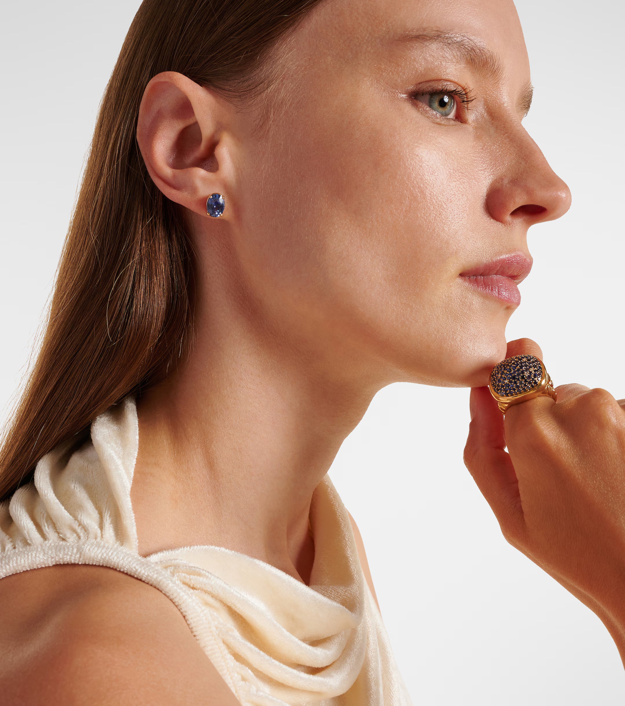 EARRINGS WITH BLUE SAPPHIRES