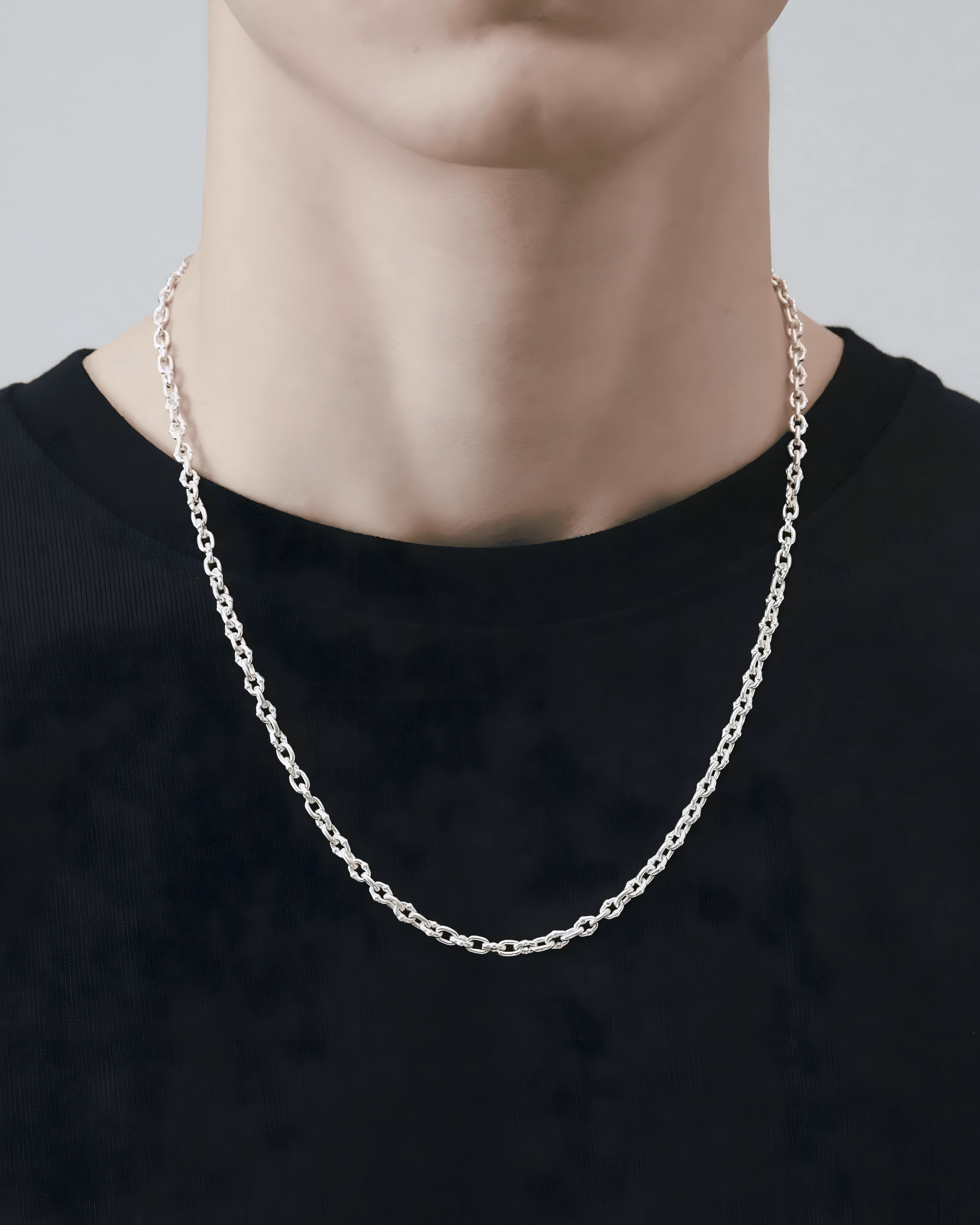 THIN UMLAUT LINK NECKLACE