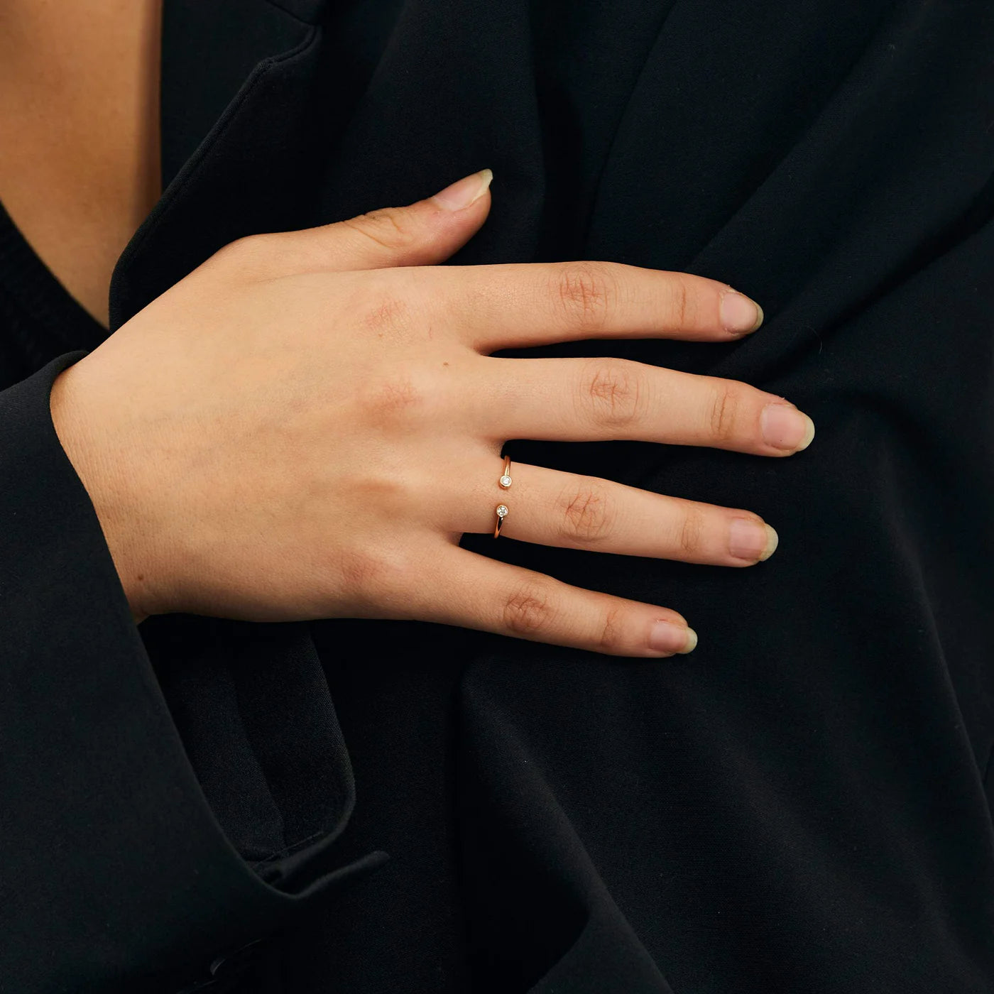 UMLAUT OPEN BEZEL RING